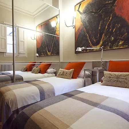 My Space Rambla Catalunya Center Апартаменты *